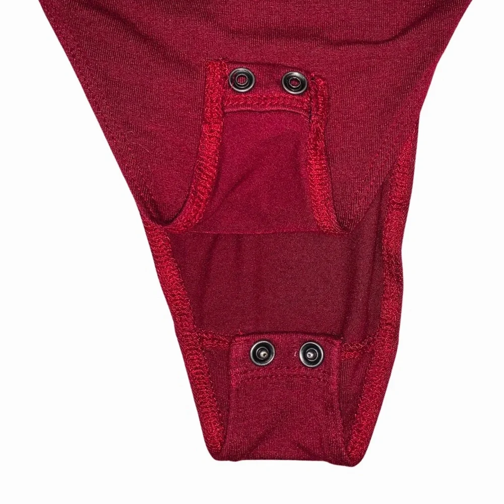 Abercrombie & Fitch Satin Cold Shoulder Bodysuit V Neck Maroon Layering Silky - Picture 8 of 12
